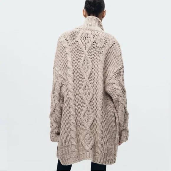 Zara Cable Knit Sweater in Light Beige Small - Picture 4 of 9